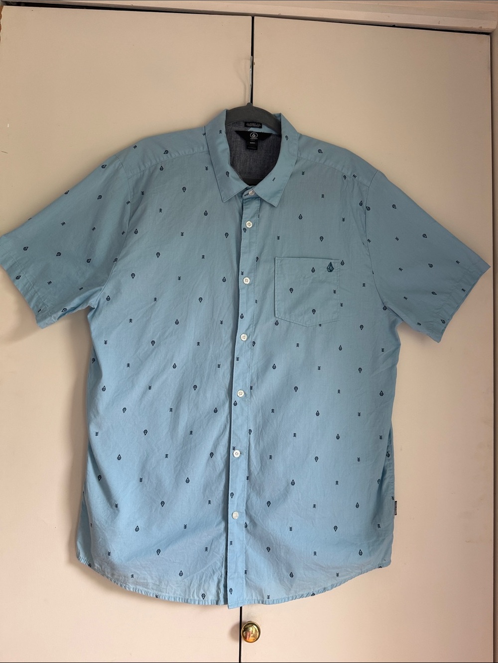 Volcom Sky Blue Short-Sleeve Button-Down Shirt with Navy Micro Drops